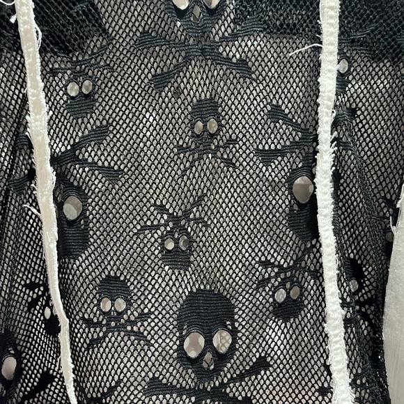 $395 Designer Boutique White Stretch Denim Jacket with SKULL mesh trim - Picture 5 of 9